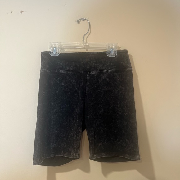 VS PINK Biker Shorts - Picture 1 of 4